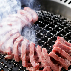 【当店自慢の逸品！食べごたえのある食感と柔らかさが絶妙に融合した特上のカルビ】花網カルビの写真