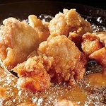 自慢の自家製鶏のから揚げが食べ放題！お料理7品飲み放題付き2500円（税込）でご利用いただけます！