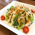 料理メニュー写真&nbsp;ささみと玉ねぎのサラダ