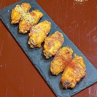 外はサクッと中はジューシー！熱々「手羽の唐揚げ」