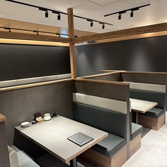 ワンランク上の世界の山ちゃん　山　クオーツ心斎橋店の雰囲気1