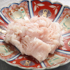 弾力ある歯ごたえが、ホルモン好きにはたまらない一品！