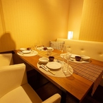 少人数向けのテーブル席個室も多種多様ご用意しております。デートやちょっとした飲み会に最適です♪