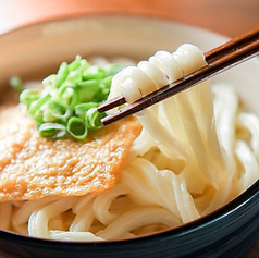 昼はうどん、夜は居酒屋♪ もつ鍋など３種の鍋★