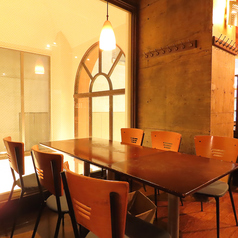 4～6名様で利用可能なテーブル席