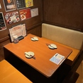 【2名から4名様用テーブル席】仕事帰りにふらっと一杯、仲間との気軽な飲み会にご利用下さい。少人数でゆったりお過ごしいただける空間。名物博多もつ鍋や馬刺しなど本格九州料理と、厳選芋焼酎を囲めば会話も弾みます。日常使いにも、ちょっとした記念日にも。皆様のご来店を心よりお待ちしております。