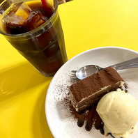 手作りの絶品ケーキ＆こだわりコーヒー