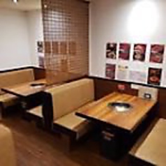 テーブル席をご用意しております。