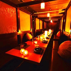 【池袋 居酒屋 個室】池袋店は内装に強いこだわりをもちお客様に少しでも非日常空間を味わってもらうことをコンセプトに店づくりをおこなっております★誕生日・記念日にはデザートプレートはもちろん写真撮影もサービスもあり大変好評を頂いております!!池袋で居酒屋をお探しの際は是非とも◆個室居酒屋 蓮火 池袋店◆