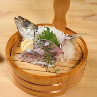 店主自ら市場で仕入れる新鮮な魚