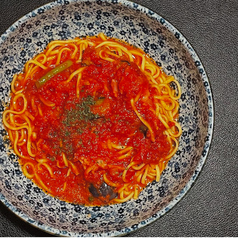 茄子とベーコンの桜小町特製トマトソースで