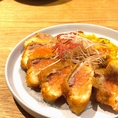 黒ごまサワーソース食べるサーモンレアかつは火～木、日曜日限定！数量限定でご用意しております◎