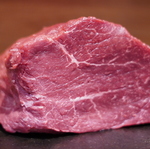 こだわりぬいた国産黒毛和牛！霜降りすぎない赤身がちな上手い肉を仕入れています。