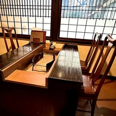 車椅子でもスムーズに利用できる4人掛けテーブル席です。3席あります。