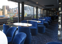 リバーサイドラウンジ最大40名様まで利用可能平日なら20名様から貸切対応可能