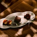 料理メニュー写真&nbsp;スイーツ盛り合わせペアリングセット（テリーヌショコラ）/ Chocolate Terrine Set
