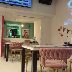 【最大60名様まで収容可能】40名~60名様でワンフロアをまるまる貸切もOK!プライベート空間をお楽しみいただけます♪結婚式の2次会や歓送迎会など大型宴会にぴったりです。