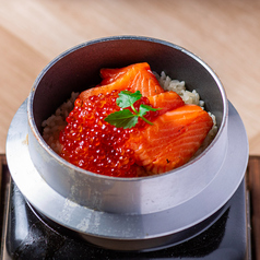 サーモンいくらの釜飯