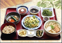 沖縄地料理 波照間 国際通り店のおすすめランチ1