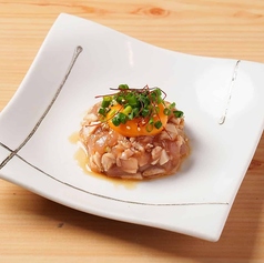 鶏の自家製だれユッケ