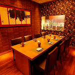 雰囲気抜群の上質な個室空間でご宴会を華やかに彩ります。