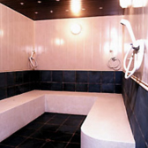 【タワーサウナ】高温の熱気でたっぷり発汗、体内の老廃物を出してすっきりリフレッシュします。【ミストサウナ】温度が高く、肌を潤しながら汗を流すサウナです。整ってからのご飯は絶品です！