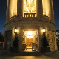 歴史的建造物をリノベーションした非日常の空間で♪