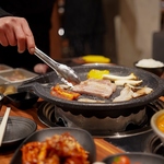お肉や本格韓国料理のほか、スープやご飯ものなど多彩なラインナップの食べ放題プランが大人気です！