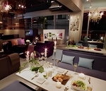 店内は照明と装飾にこだわった落ち着いたオリエンタル空間。記念日、誕生日会、女子会、貸切OK