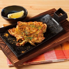鶏モモ肉の炙り一枚焼き　タンドリーチキン風/鶏モモ肉の炙り一枚焼き　塩だれ　各
