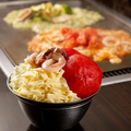 料理メニュー写真&nbsp;丸ごとトマトとチーズの赤もんじゃ