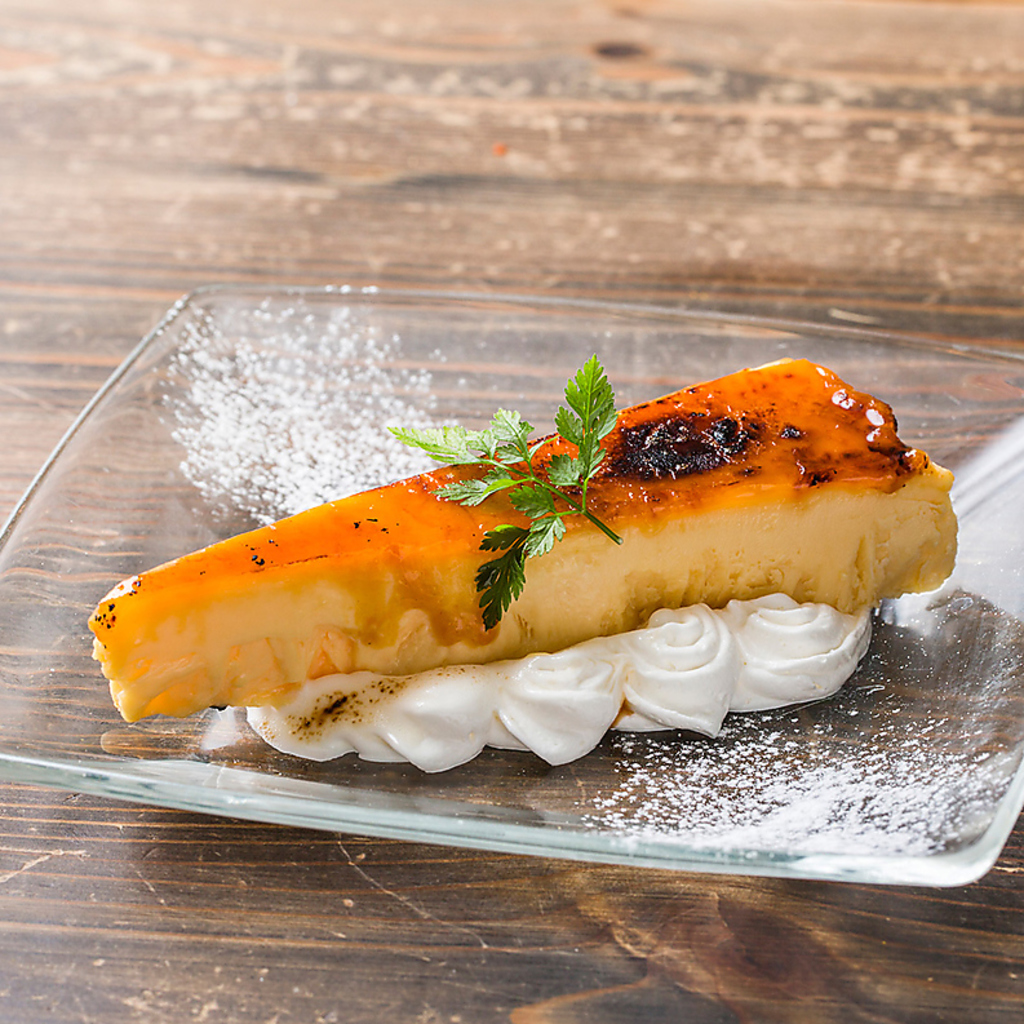 デザートにも手を抜きません！自家製のカタラーナは女性から大人気！