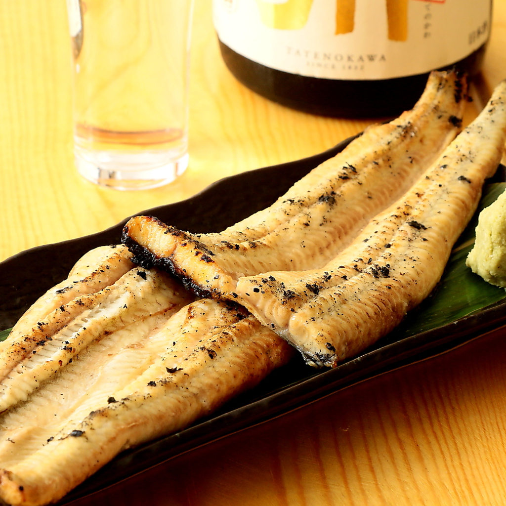 冷凍なしの新鮮なうなぎを使用。、ここは気軽に居酒屋感覚で新鮮なうなぎが楽しめます