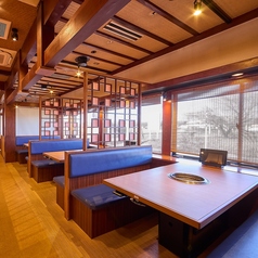 テーブル席で、ゆったりお食事していただけます。