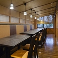 テーブル席ございます。ご家族、ご友人とのお食事はもちろん、各種ご宴会もぜひ『かごの屋』をご利用下さい。※店舗により部屋の配置・席数が異なる場合がございます