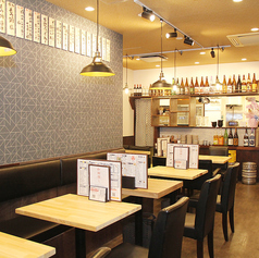 フラッと会社帰りや少人数飲みなどカジュアル使いに最適！アラカルトメニューも充実してるのでお気軽にご利用ください！