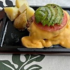 アボカドトマトチーズハンバーグ