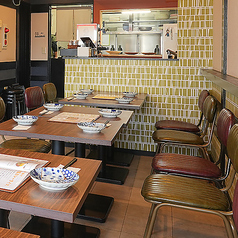 テーブル席（連結可能）