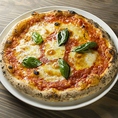 バラエティ豊かな本格窯焼きピッツァ全8種★マルゲリータは500円でご提供！それ以外のピザもお値打ちです！