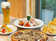 お酒と相性ぴったりのフードメニューも！