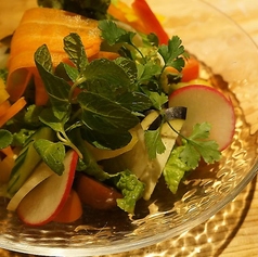旬野菜の彩りサラダ