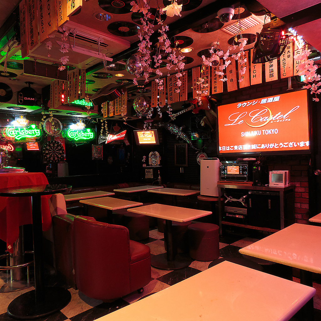 席の組み合わせも自由自在！近すぎず、離れすぎずの席配置は幹事の腕の見せ所♪