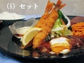 料理メニュー写真&nbsp;ハンバーグ＆大海老フライ（赤だし、ライス、サラダ、香の物付き）