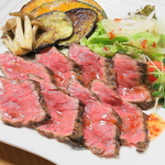 お酒に合う種類豊富な料理メニューをご用意！忘新年会、歓送迎会、誕生日、打ち上げ等の宴会に是非♪