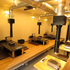 【クーポン】日～木12名様以上～、金・土18名様以上～で店内貸切承っております！最大２７名様まで利用可。小上がりの掘りごたつの席では周りの目を気にせず、ゆったりと宴会をお楽しみいただけます。ホルモンと美味しいお酒と供に・・仲間や会社のご宴会に是非ご利用下さい。