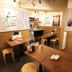 4名様までご利用いただけるテーブル席です。