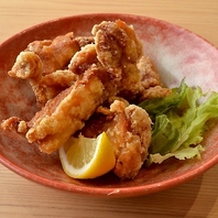 【肉汁溢れる至福、秘伝のタレが決め手の自家製唐揚げ】