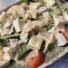 蒸し鶏と豆冨のゴマサラダ