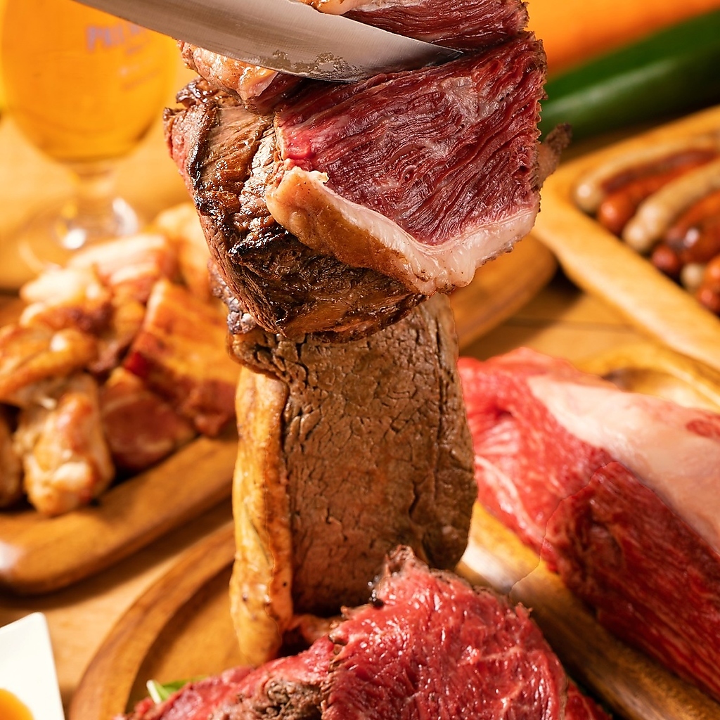 お肉の部位ごとに多彩な味付け、シンプルな岩塩でも美味しい！