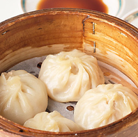 熟練の技が光る！旨みが凝縮された点心とお酒を楽しむ